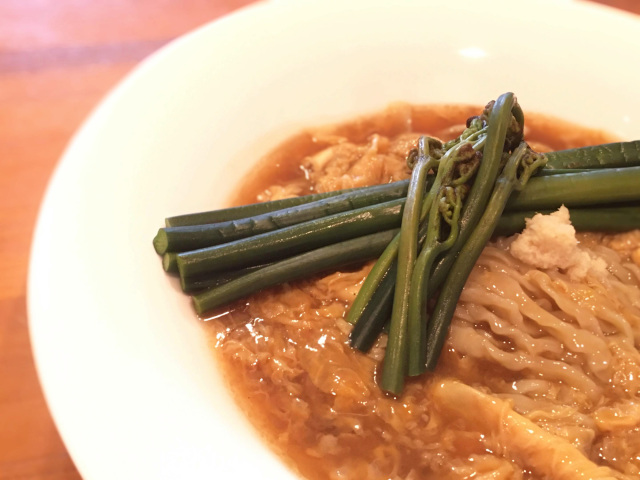 麺や七彩 マタギの極上天然ワラビラーメン